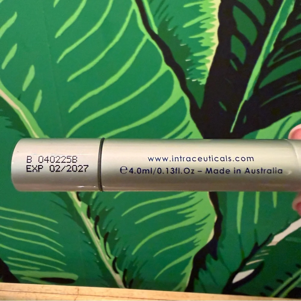 NWT Intraceuticals Opulence Brightening Wand Dark Spot Corrector 0.13 oz